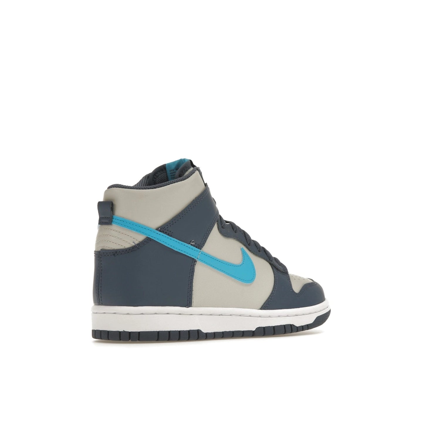 Nike Dunk High Light Bone Diffused Blue, back view, in grey and muted blue tones.