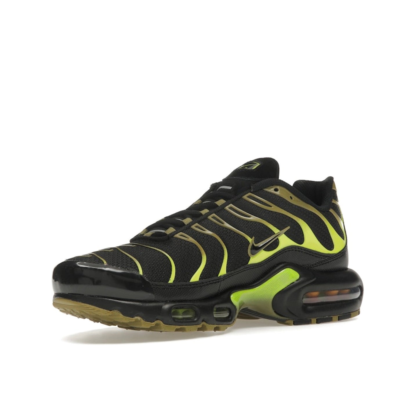 Nike Air Max Plus sneakers, front view, model DM0032-010, in black and olive green with pacific moss accents.