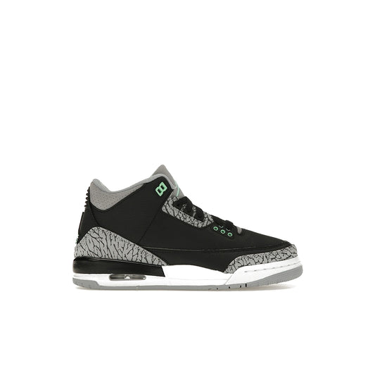 Jordan 3 Retro Green Glow kids sneaker in black, green glow, wolf grey and white leather