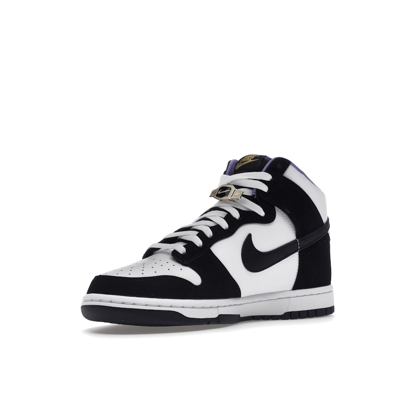 Nike Dunk High SE World Champs sneakers, front view, model DR9512-001 in black and white.