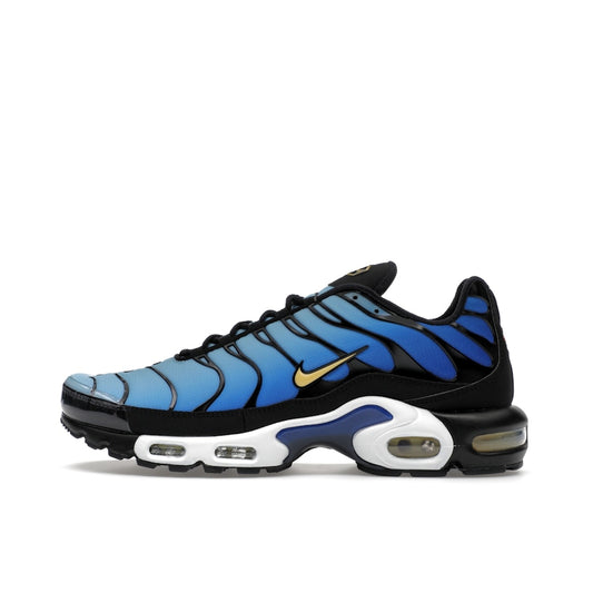 Nike Air Max Plus OG Hyper Blue, side view, electric blue mesh with black accents and Tuned Air sole.