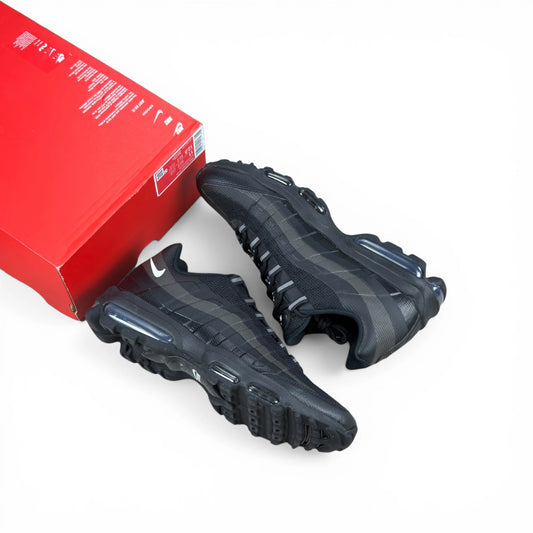 Nike Air Max 95 Ultra Black Medium Ash DZ4503-001 – EU 45, brand new with cut box