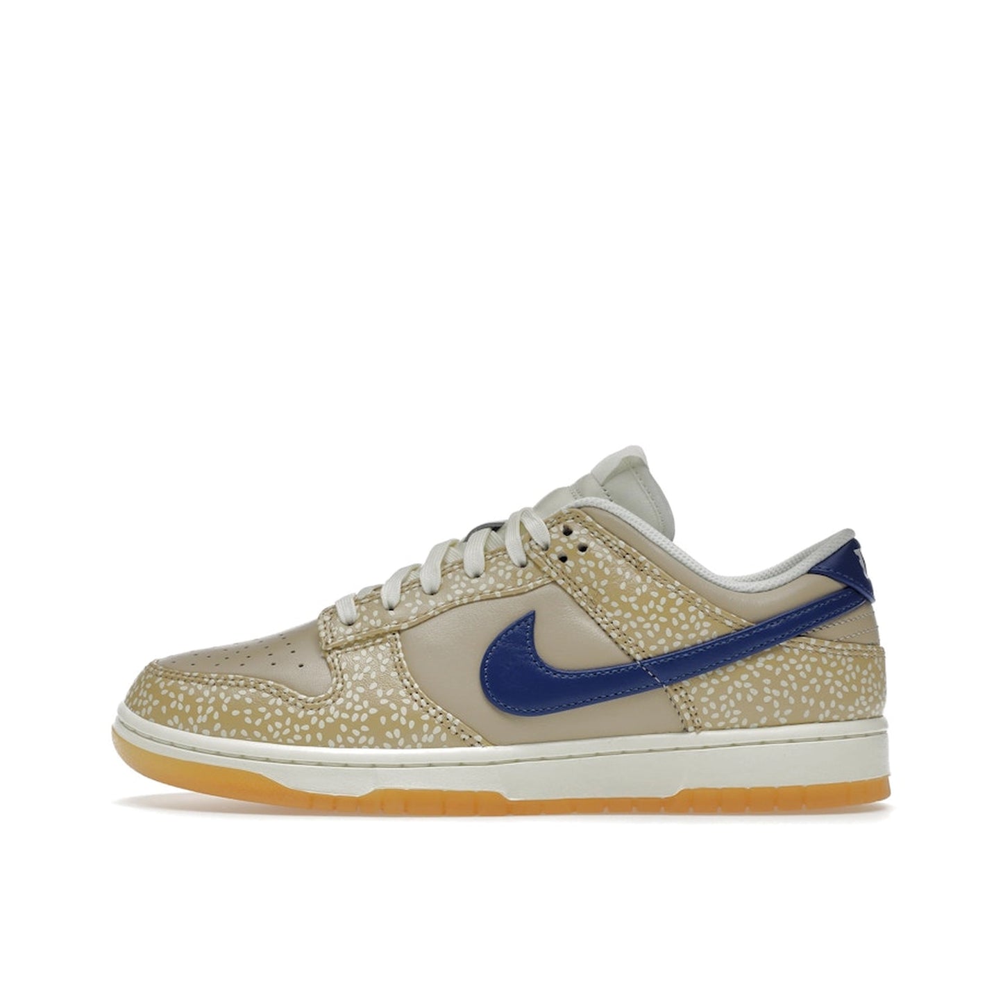 Nike Dunk Low Montreal Bagel sneakers, side view, model DZ4853-200, in sesame with beige and brown accents.
