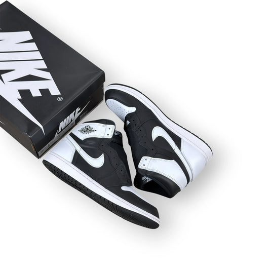Jordan 1 Retro High OG Black White DZ5485-010 – EU 44.5, brand new with full original box
