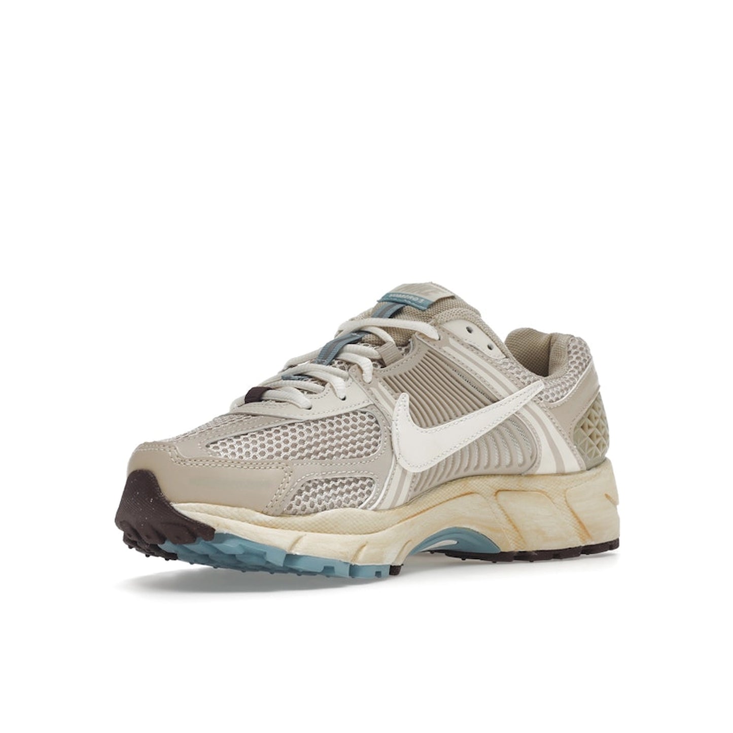 Nike Zoom Vomero 5 Women's sneakers, front view, model FB8825-111 in oatmeal with beige and white details.
