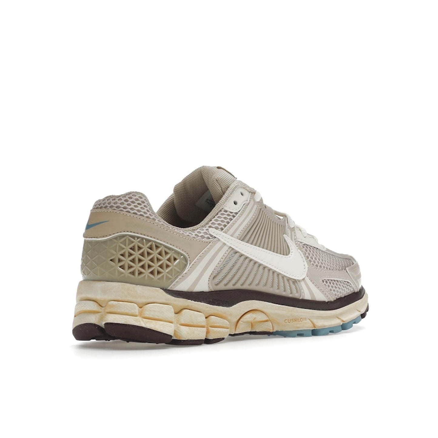 Nike Zoom Vomero 5 Women's sneakers, back view, model FB8825-111 in oatmeal with beige and white details.