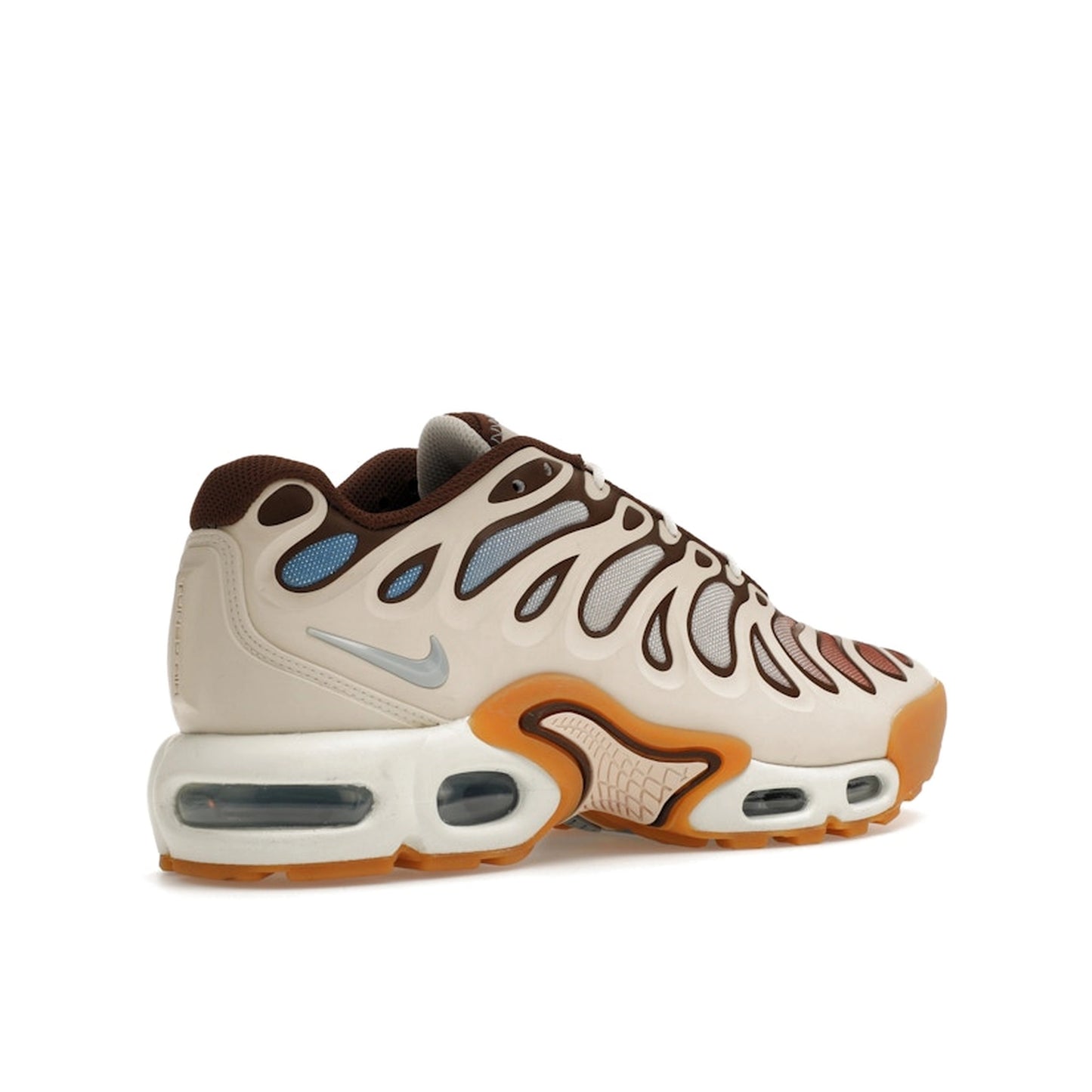Nike Air Max Plus Drift sneakers, back view, model FD4290-001, in Phantom and Cacao Wow, beige and brown.