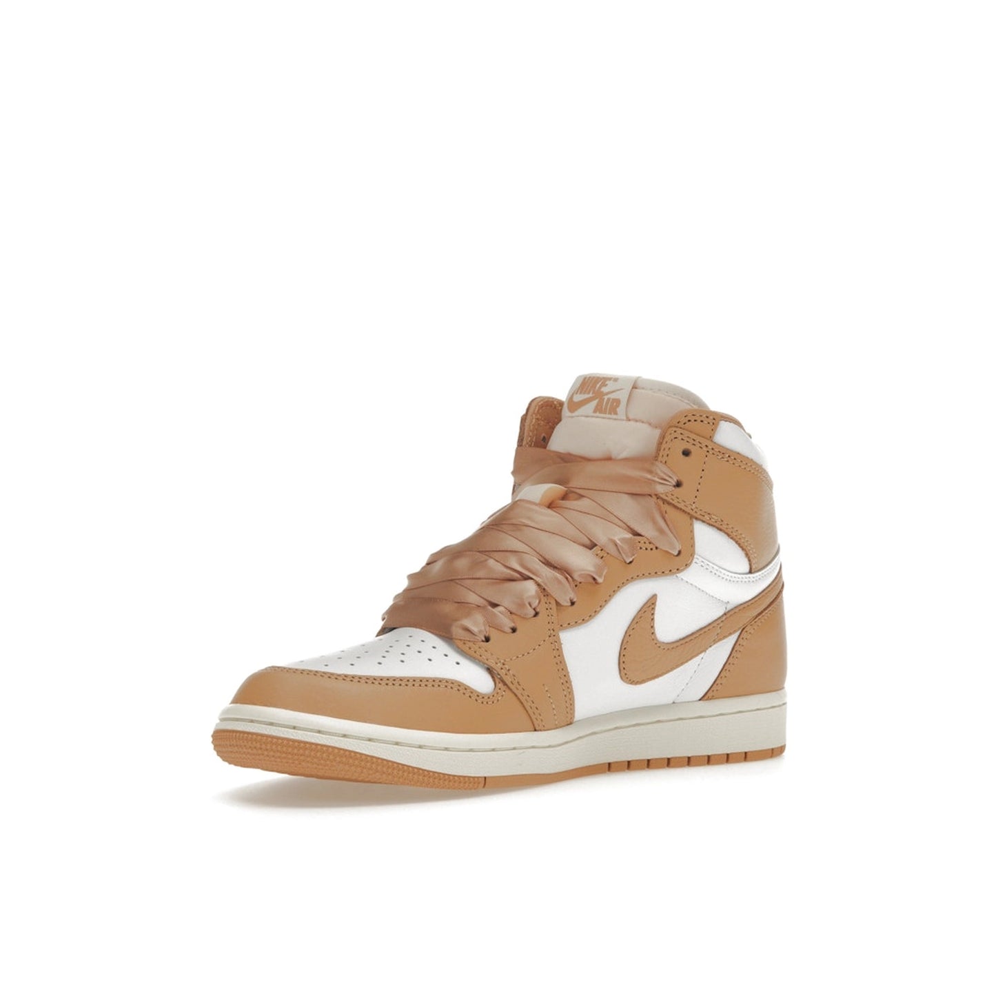 Jordan 1 Retro High OG Praline sneakers, front view, model FN6622-201, combining praline tones with satin ribbon laces.