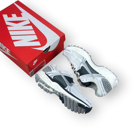 Nike Zoom Vomero 5 White Armory Navy (Women’s) – size EU 37.5, brand new with original box