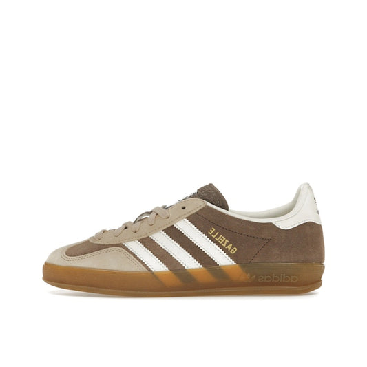 Adidas Gazelle Indoor sneakers, side view, model IF9646, in earth strata with magic beige details.