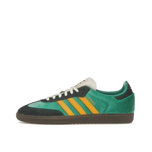 adidas Samba OG Women’s sneakers, side view, in court green with preloved yellow stripes and gum sole.