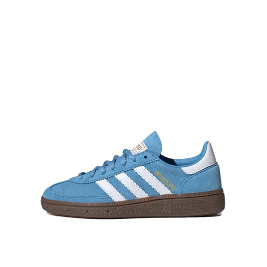 adidas Handball Spezial Light Blue Cloud White, side view, in pastel blue suede with white branding.