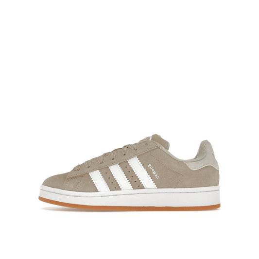 Adidas Campus 00 Wonder Beige sneakers, side view, model JI4461, in beige with white stripes.
