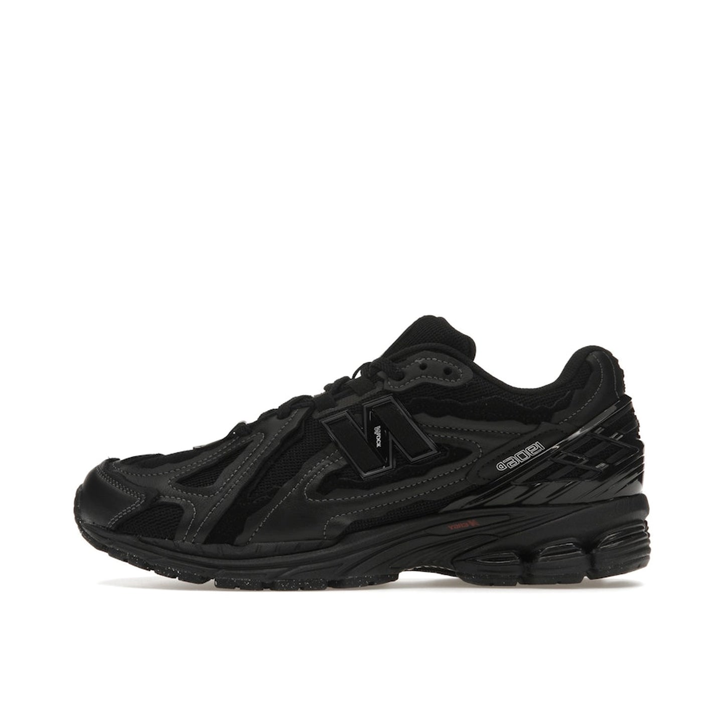 New Balance 1906D Protection Pack sneakers, side view, model M1906DF in total black.