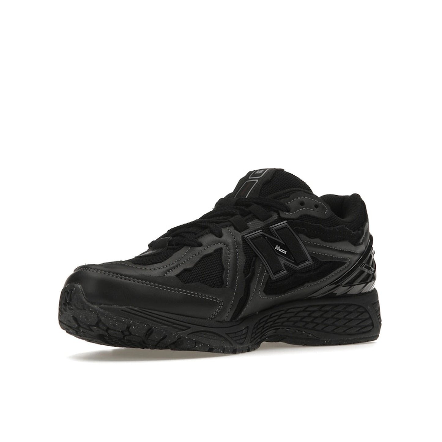 New Balance 1906D Protection Pack sneakers, front view, model M1906DF in total black.