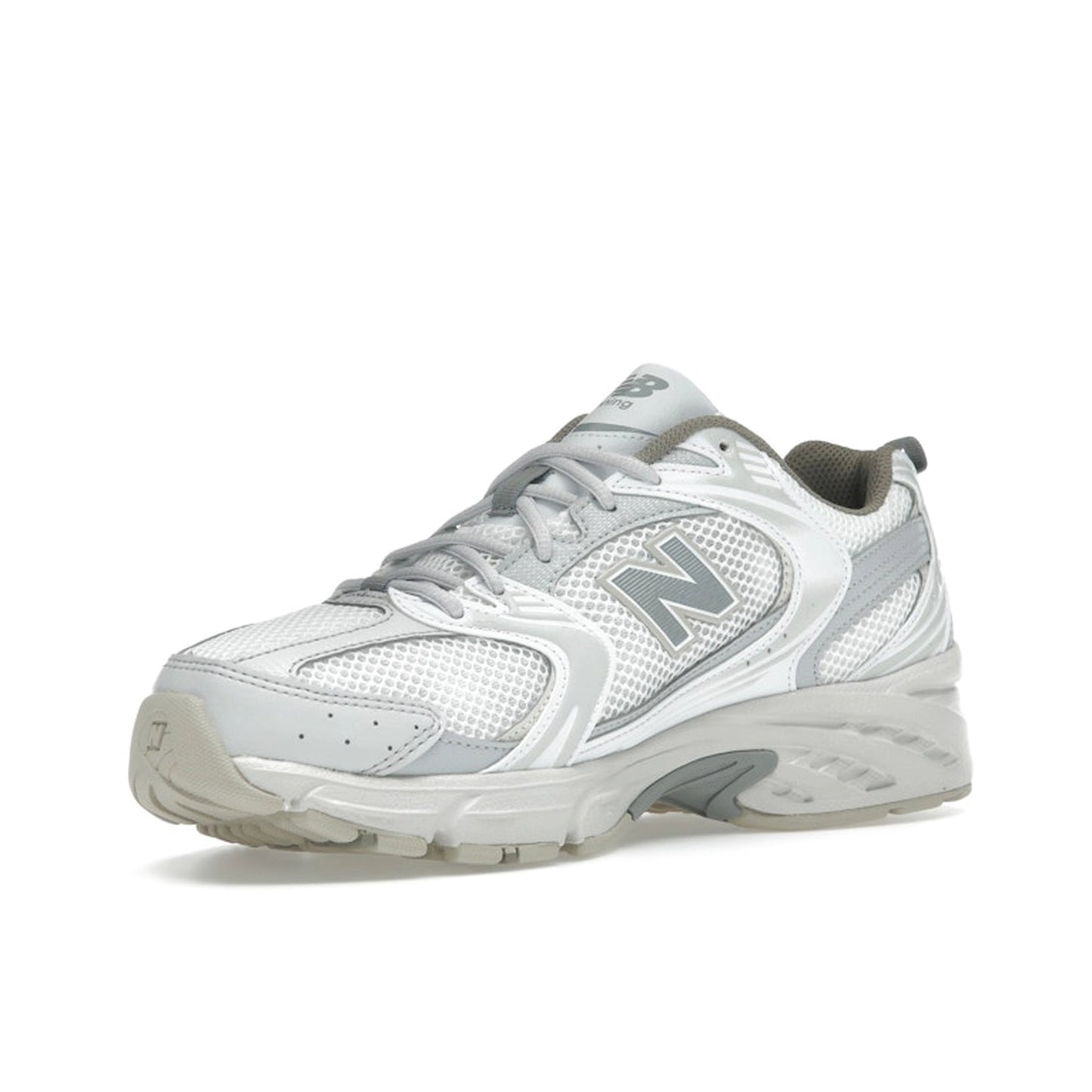 New Balance 530 sneakers, front view, in grey matter with moonbeam accents.