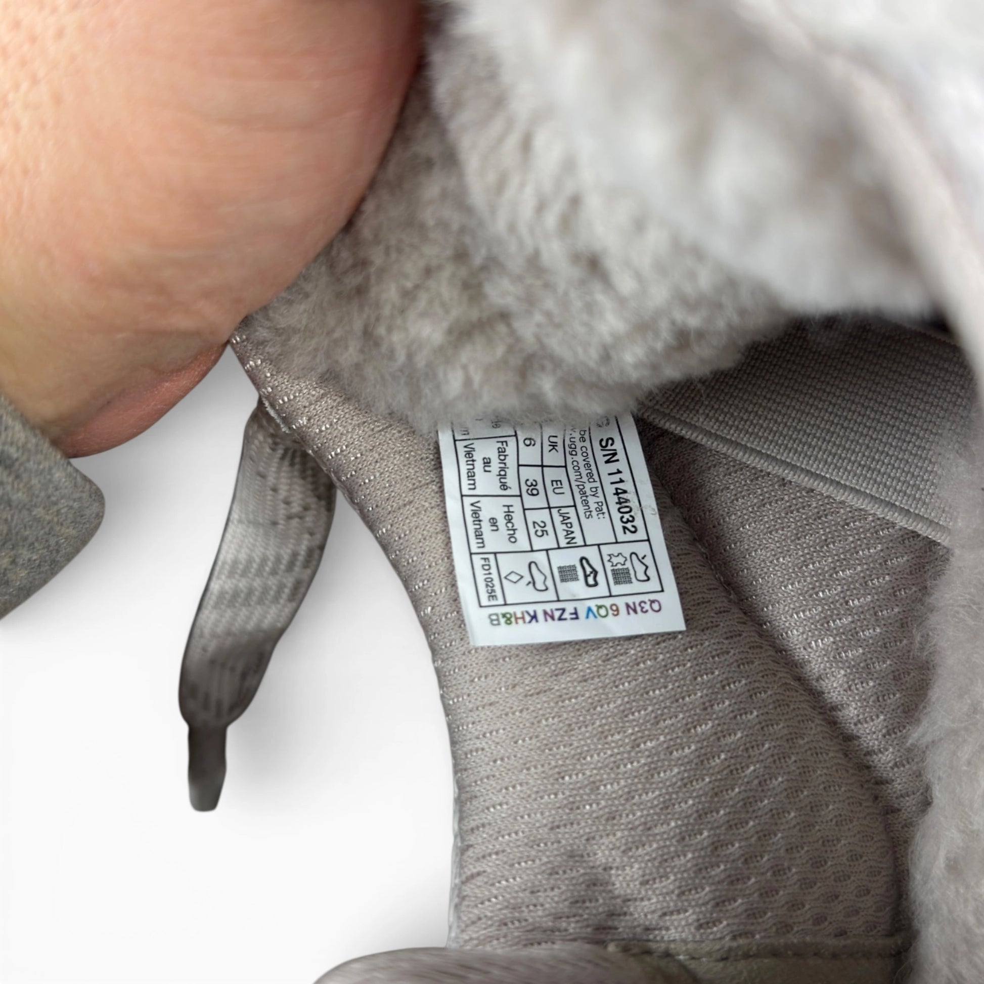 UGG Lowmel Ceramic (2025) 1144032-CMCT – Women’s EU 39, brand new with original box