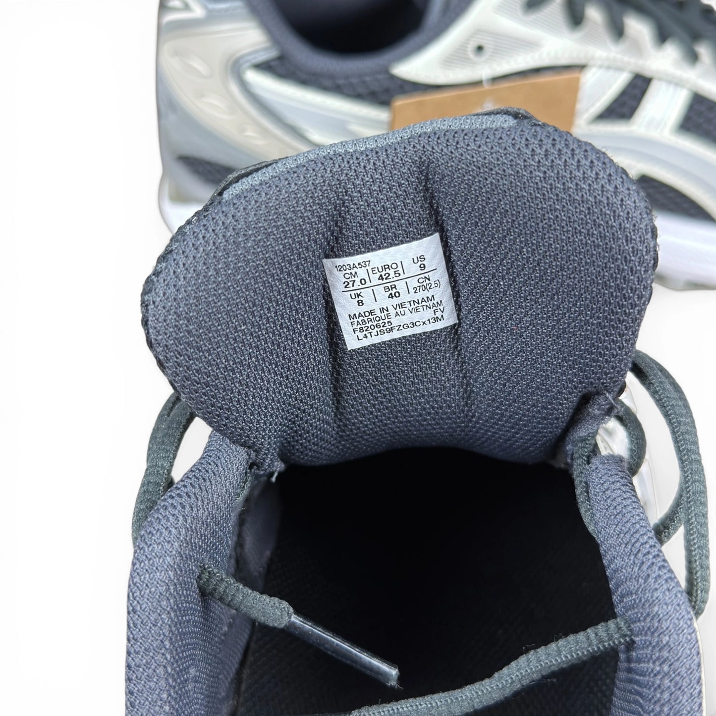 ASICS Gel-Kayano 14 Obsidian Grey Cement 1203A537-024 – EU 42.5, brand new with original box