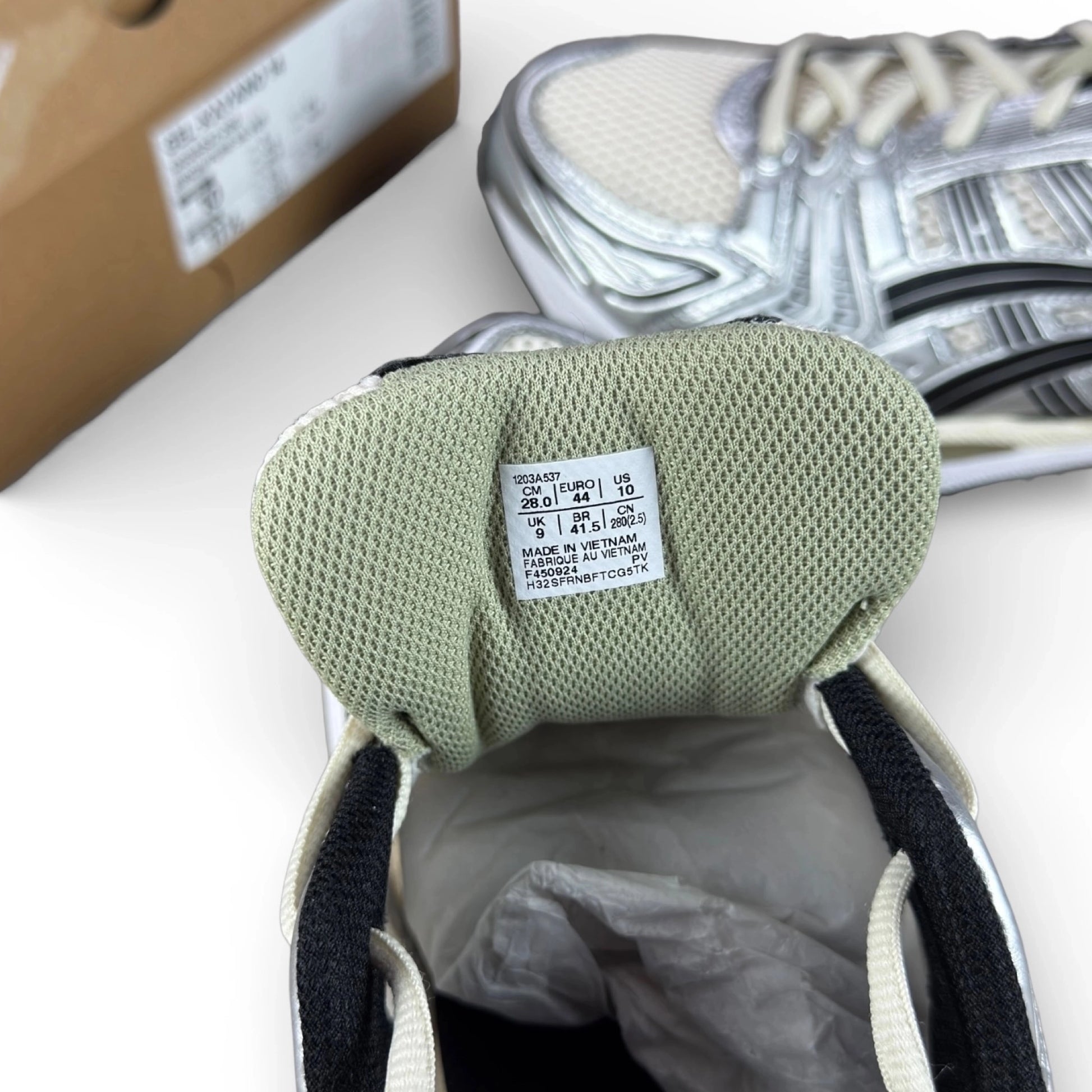 ASICS Gel-Kayano 14 Birch Pure Silver 1203A537-200 – EU 44, brand new with original box