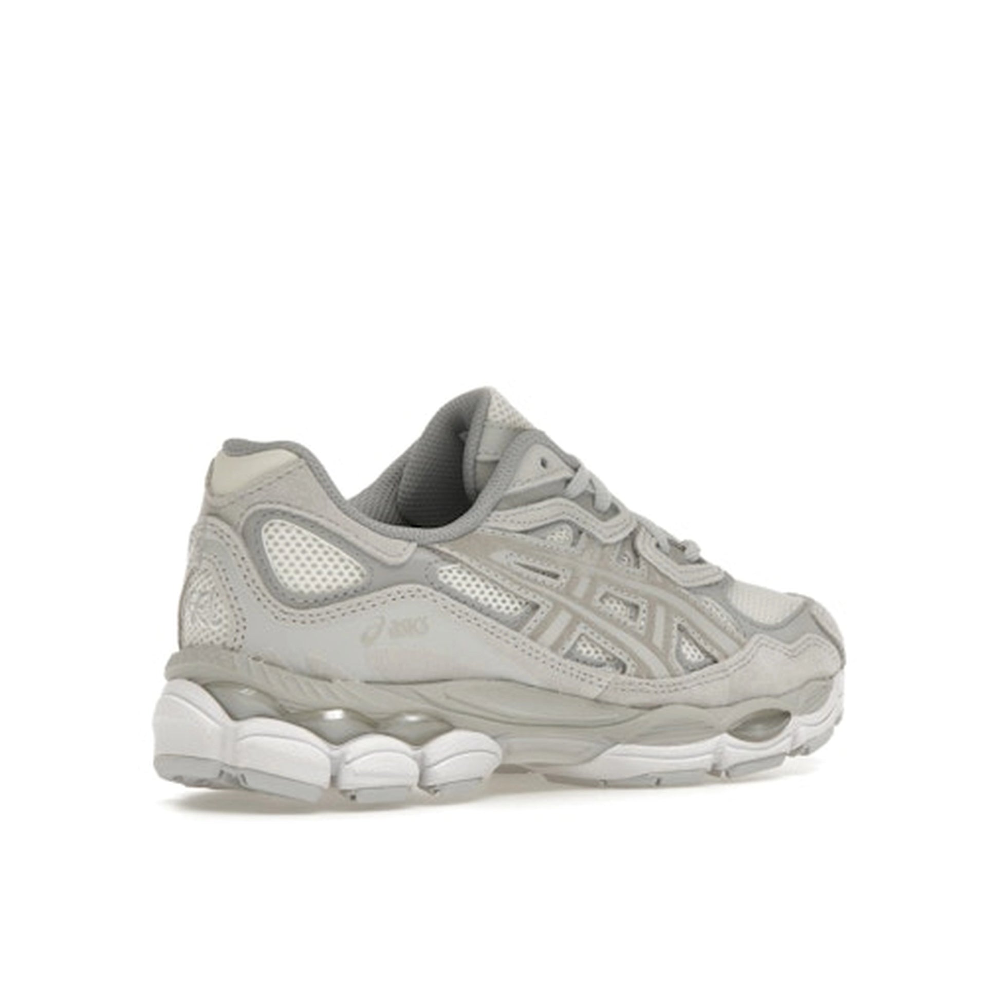 ASICS Gel-NYC, back view, in cream base with cloud grey details and Gel cushioning.