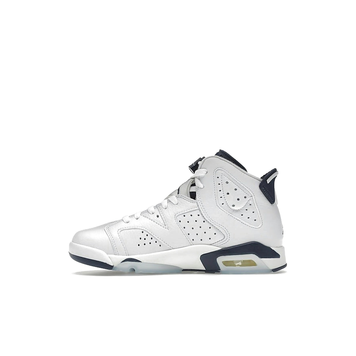 Jordan 6 Retro Midnight Navy kids shoe in white leather with midnight navy velvet accents – image 3 of 4