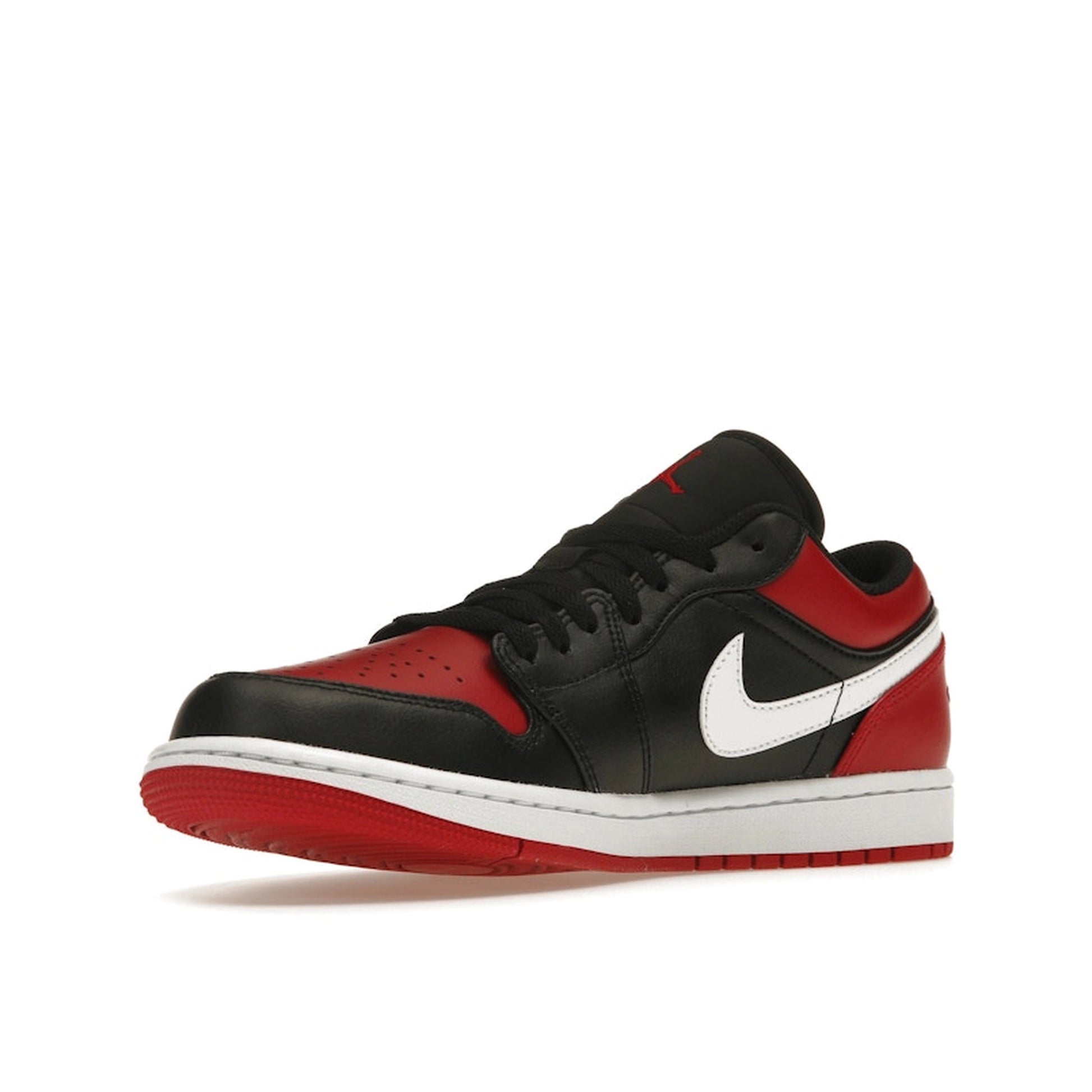 Air Jordan 1 Low Alternate Bred sneakers, front view, model 553558-066, black and red.