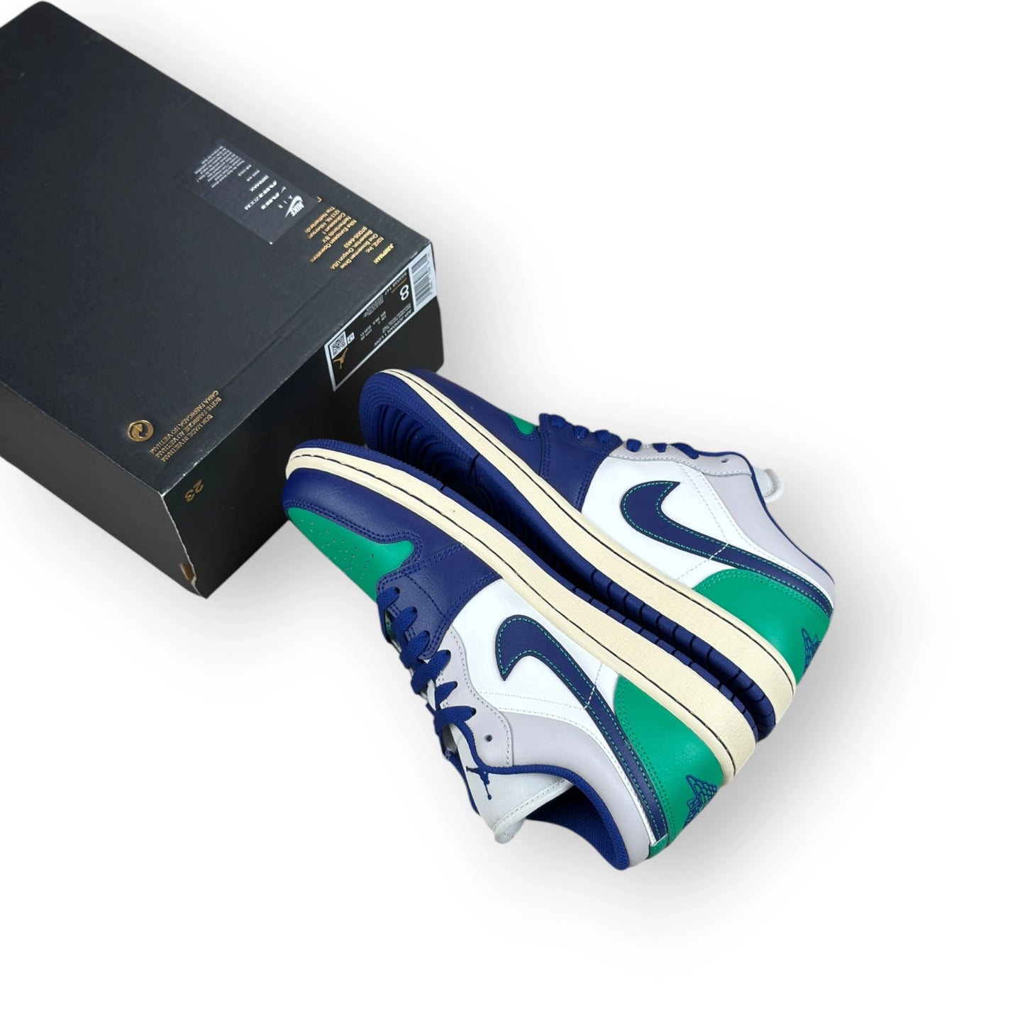 Air Jordan 1 Low Rare Air 553558-147 – EU 41, brand new with cut outlet box