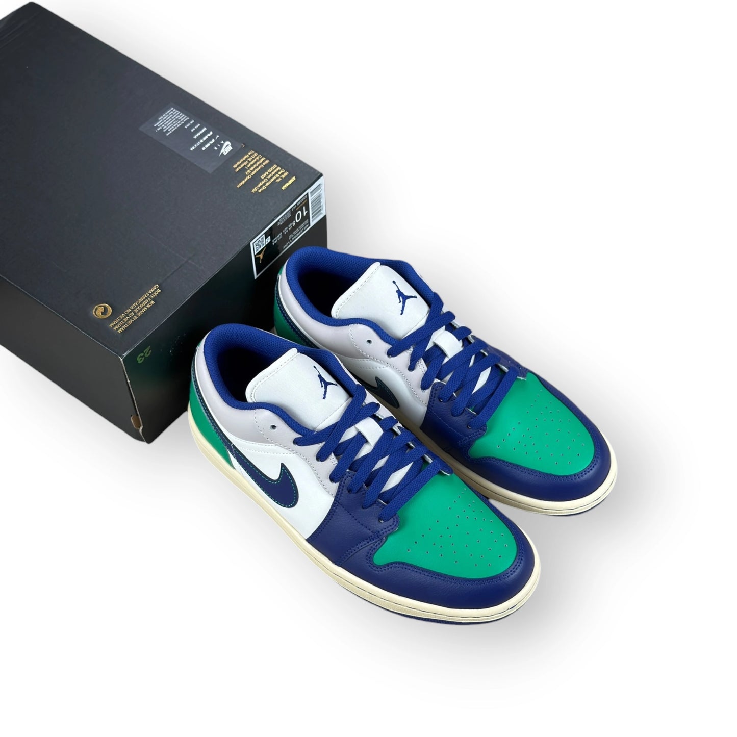 Air Jordan 1 Low Rare Air 553558-147 – EU 44.5, brand new with cut outlet box