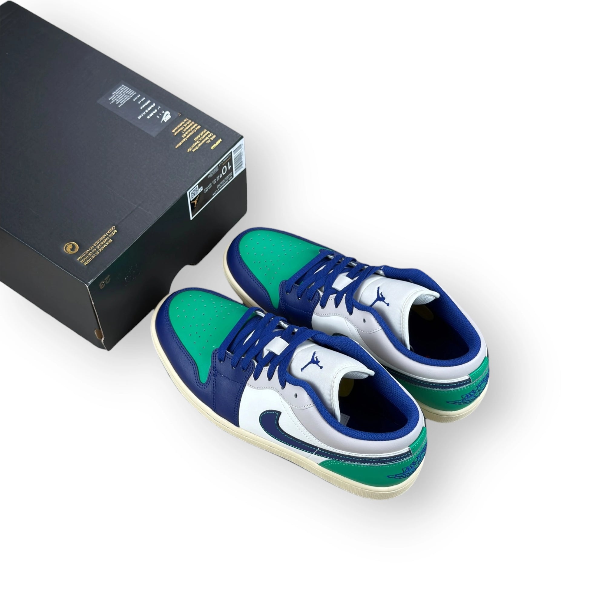 Air Jordan 1 Low Rare Air 553558-147 – EU 44.5, brand new with cut outlet box
