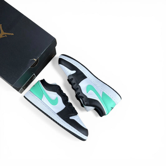 Jordan 1 Low Green Glow (GS) 553560-131 – EU 38.5, brand new with original box