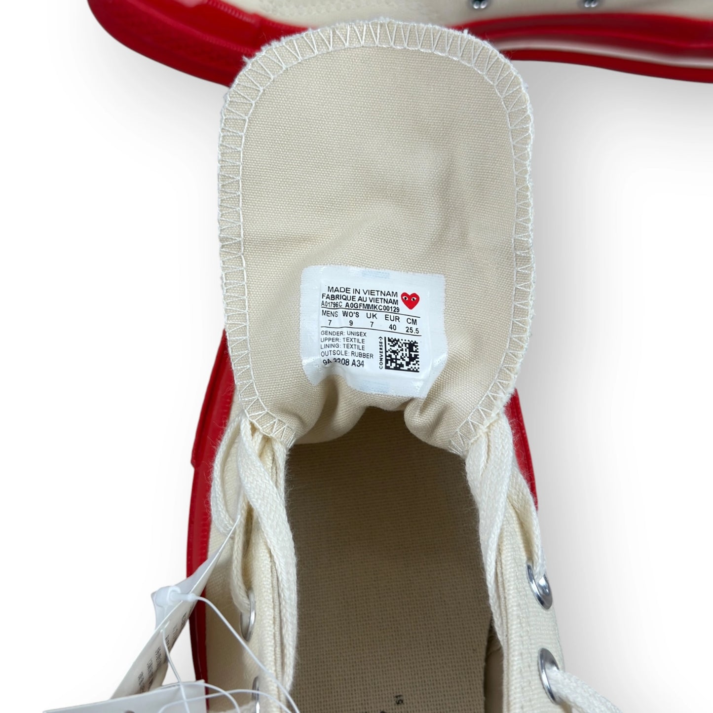Converse Chuck Taylor All Star 70 Ox CDG PLAY Egret Red Midsole A01796C – EU 40, brand new with original box