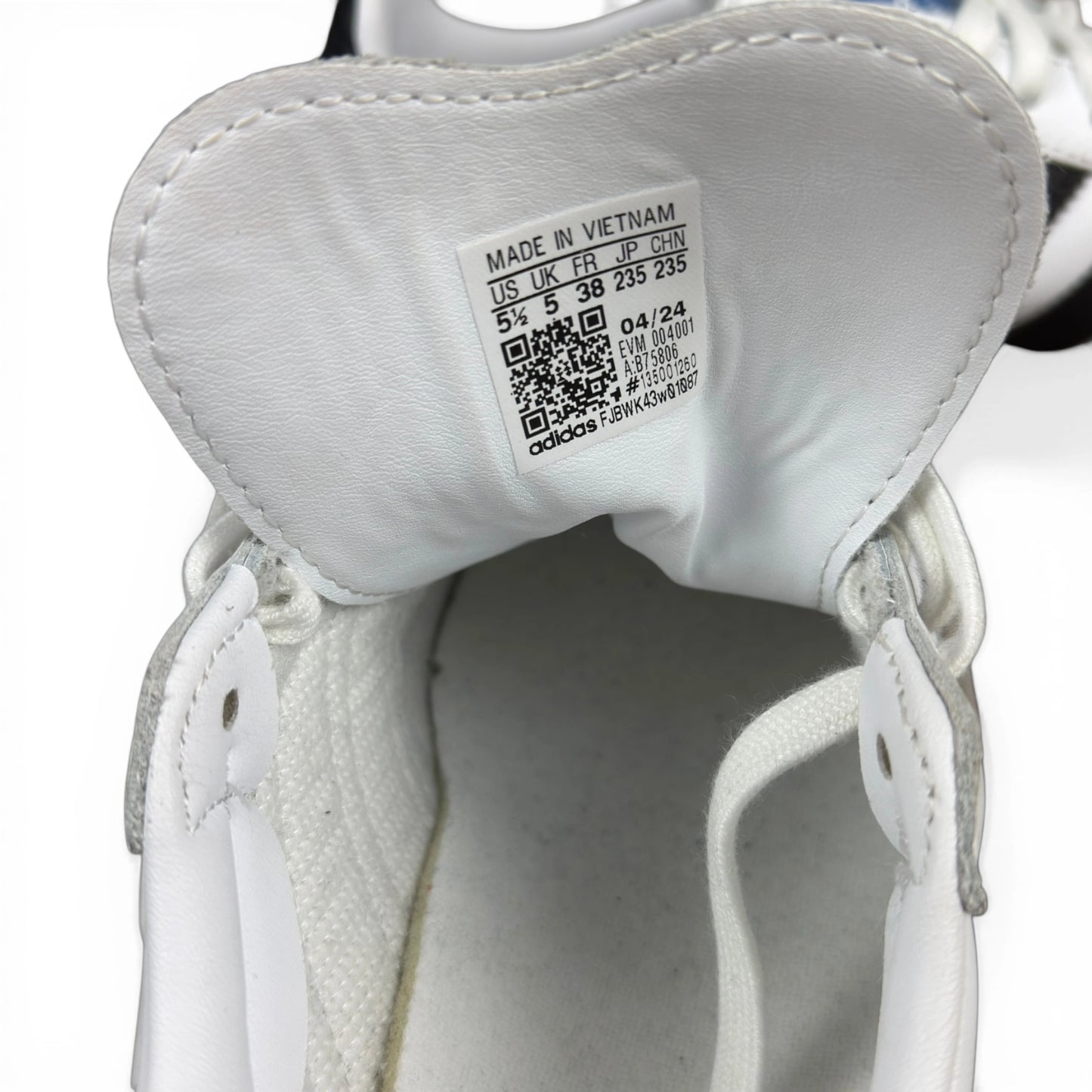 adidas Samba OG Cloud White Core Black B75806 – EU 38, brand new with original box