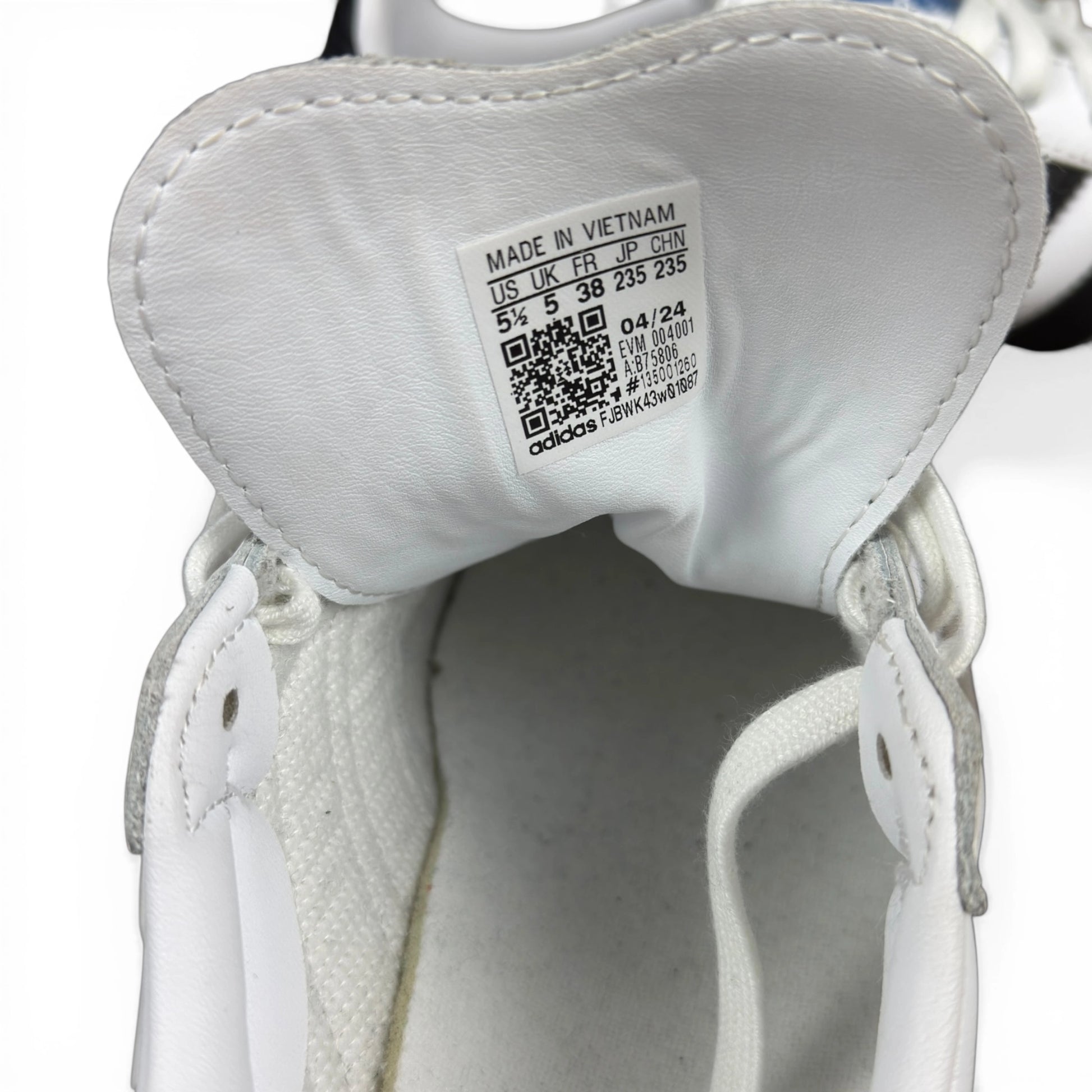 adidas Samba OG Cloud White Core Black B75806 – EU 38, brand new with original box