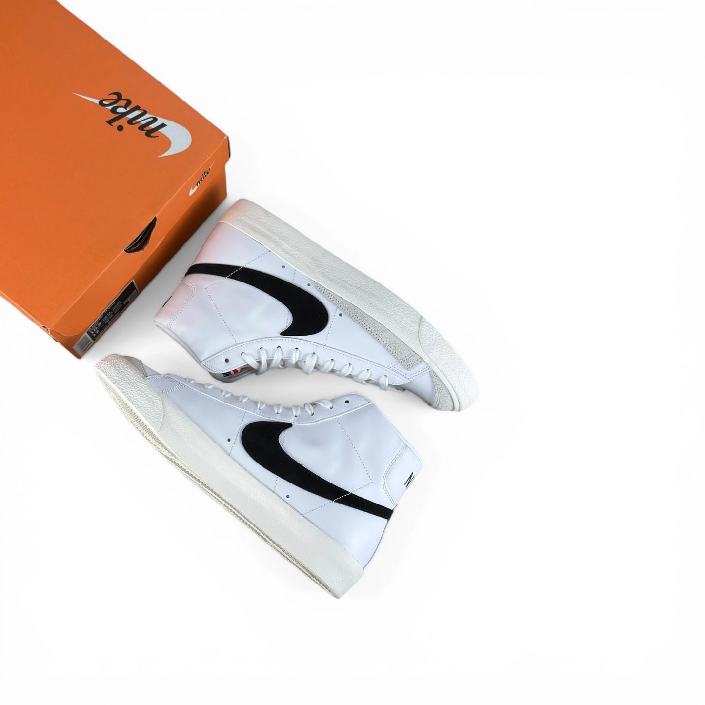 Nike Blazer Mid ’77 Vintage White Black BQ6806-100 – EU 44.5, brand new with original box