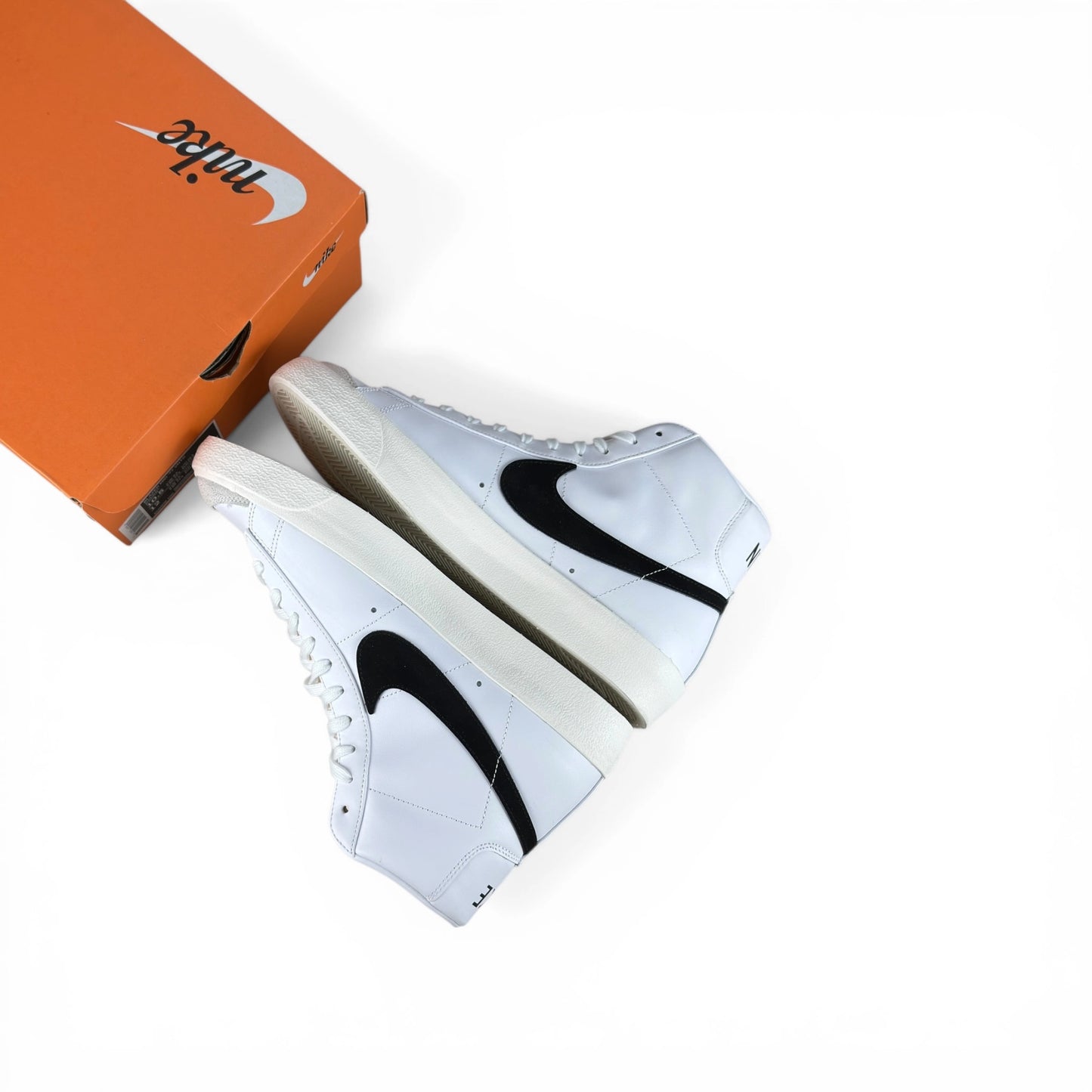 Nike Blazer Mid ’77 Vintage White Black BQ6806-100 – EU 44.5, brand new with original box