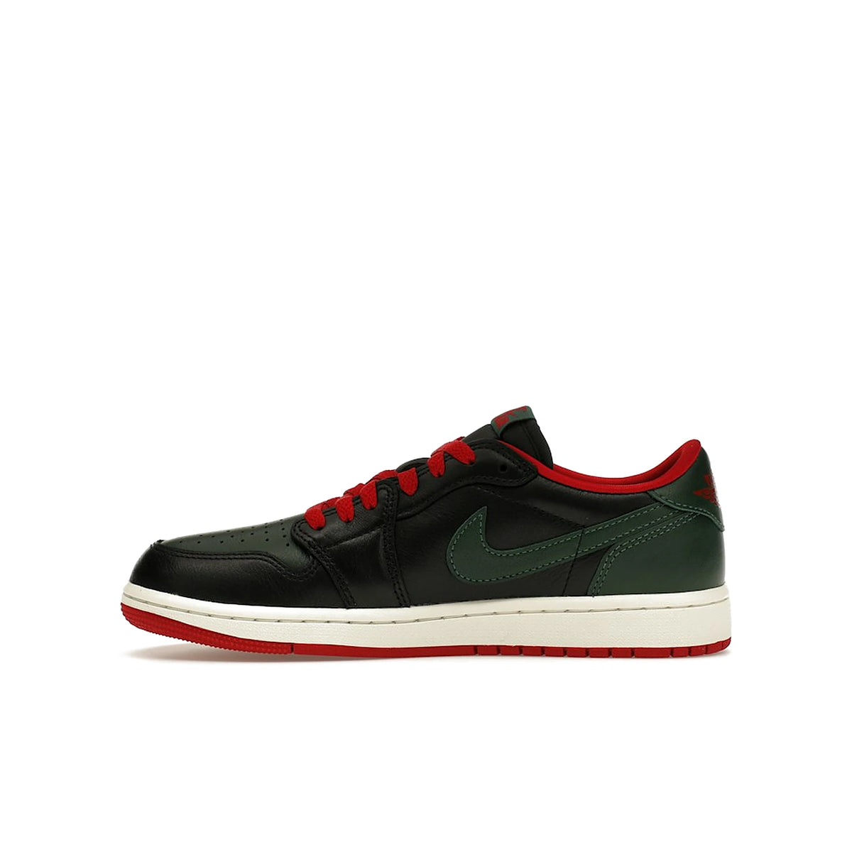 Jordan 1 Retro Low OG women's shoe in black, gorge green, varsity red and sail accents – image 3 of 4