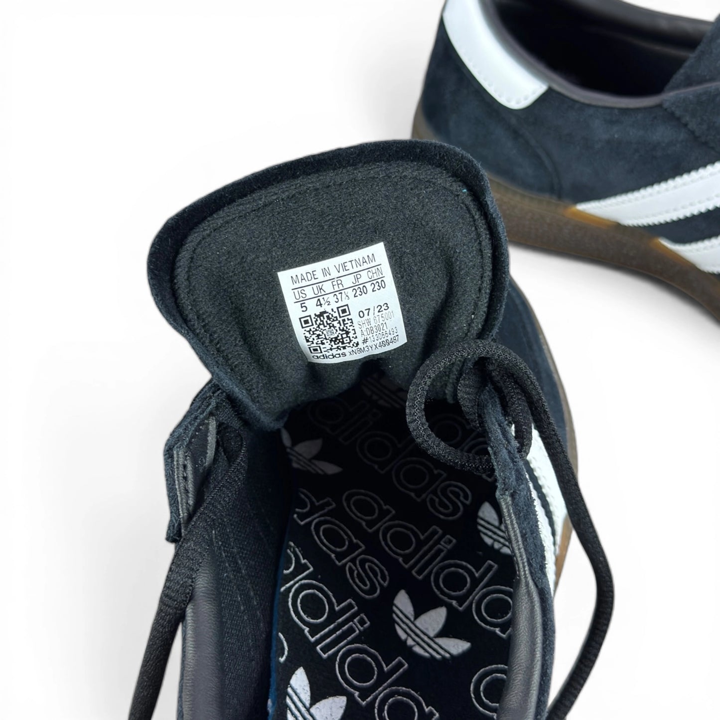 adidas Handball Spezial Black Gum – size EU 37 1/3, brand new with original box