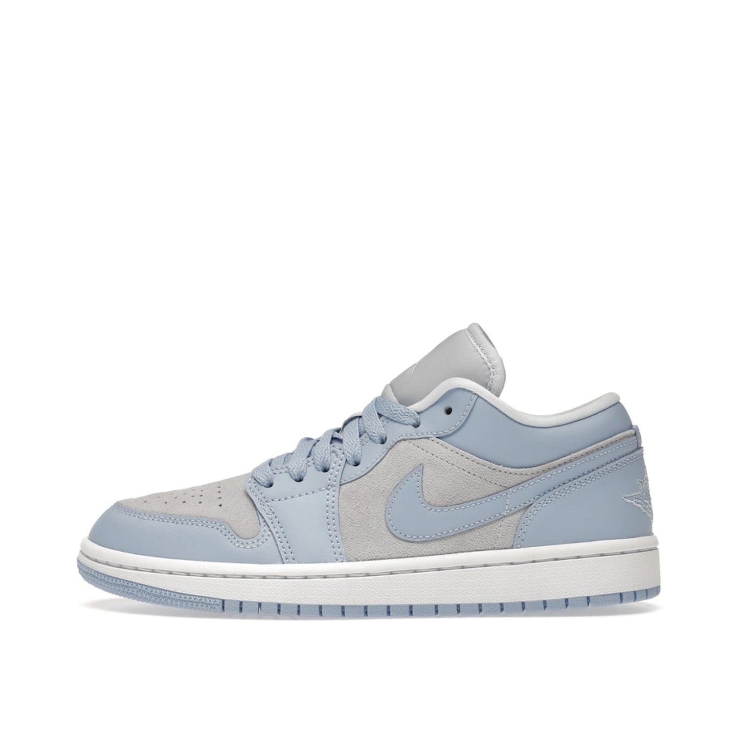 Jordan 1 Low, side view, in football grey with contrasting aluminum tones.