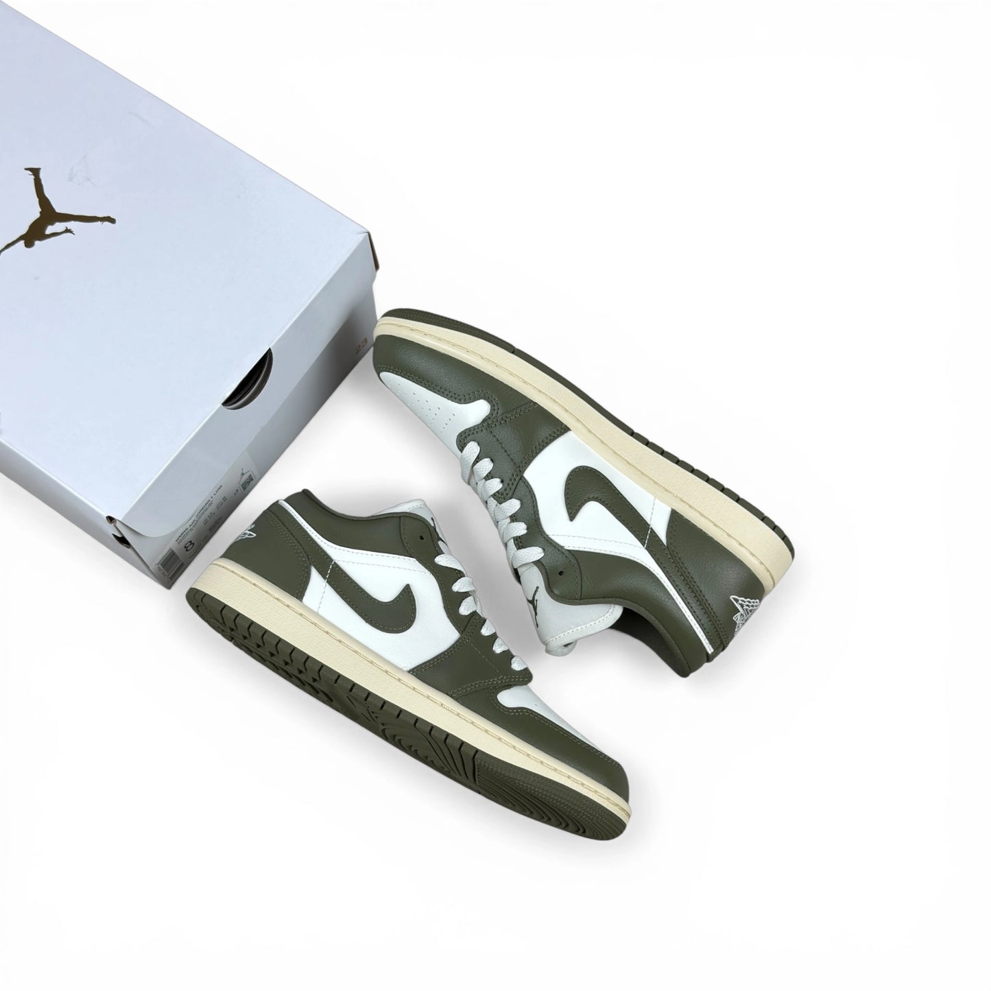 Jordan 1 Low Medium Olive (Women’s) DC0774-122 – EU 39, brand new with original box