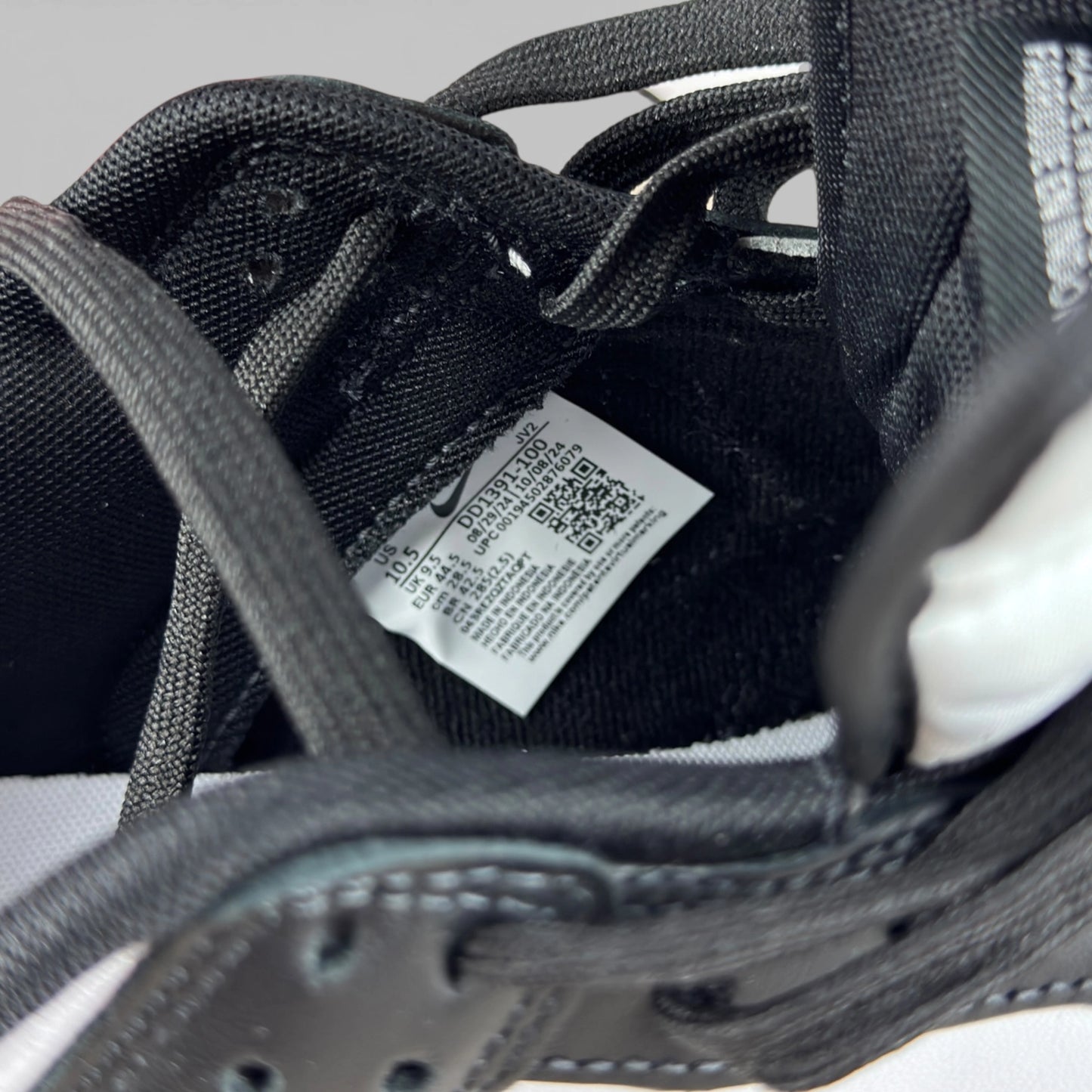 Nike Dunk Low Retro White Black Panda DD1391-100 – EU 44.5, brand new with original box