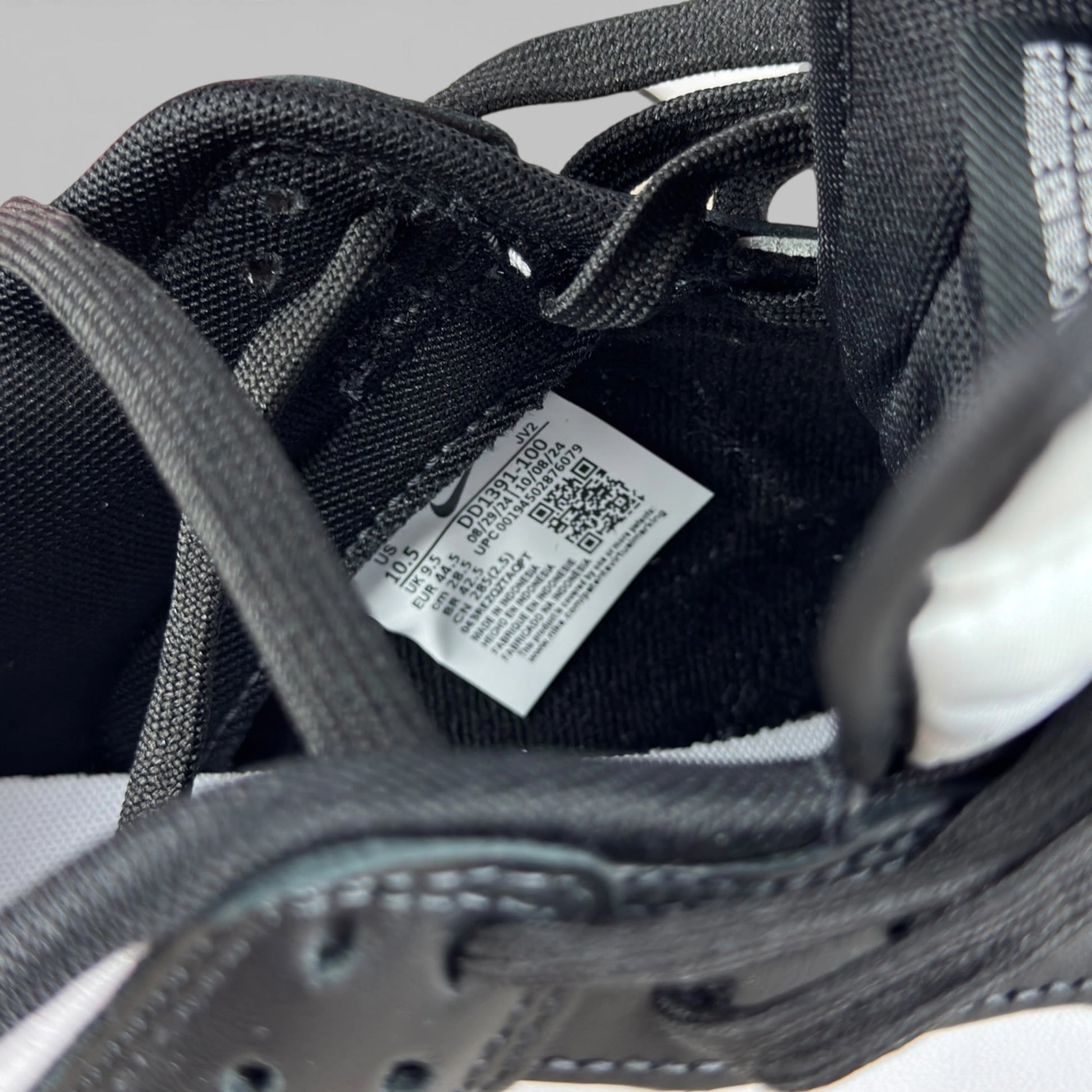 Nike Dunk Low Retro White Black Panda DD1391-100 – EU 44.5, brand new with original box