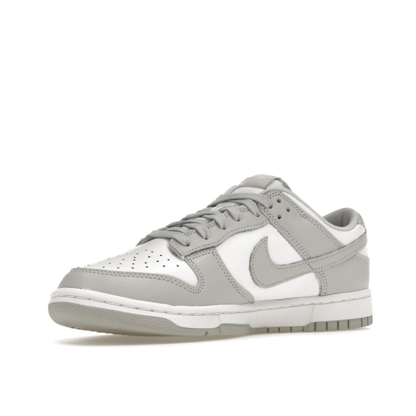 Nike Dunk Low sneakers in Grey Fog, front view, model DD1391-103 in grey and white.