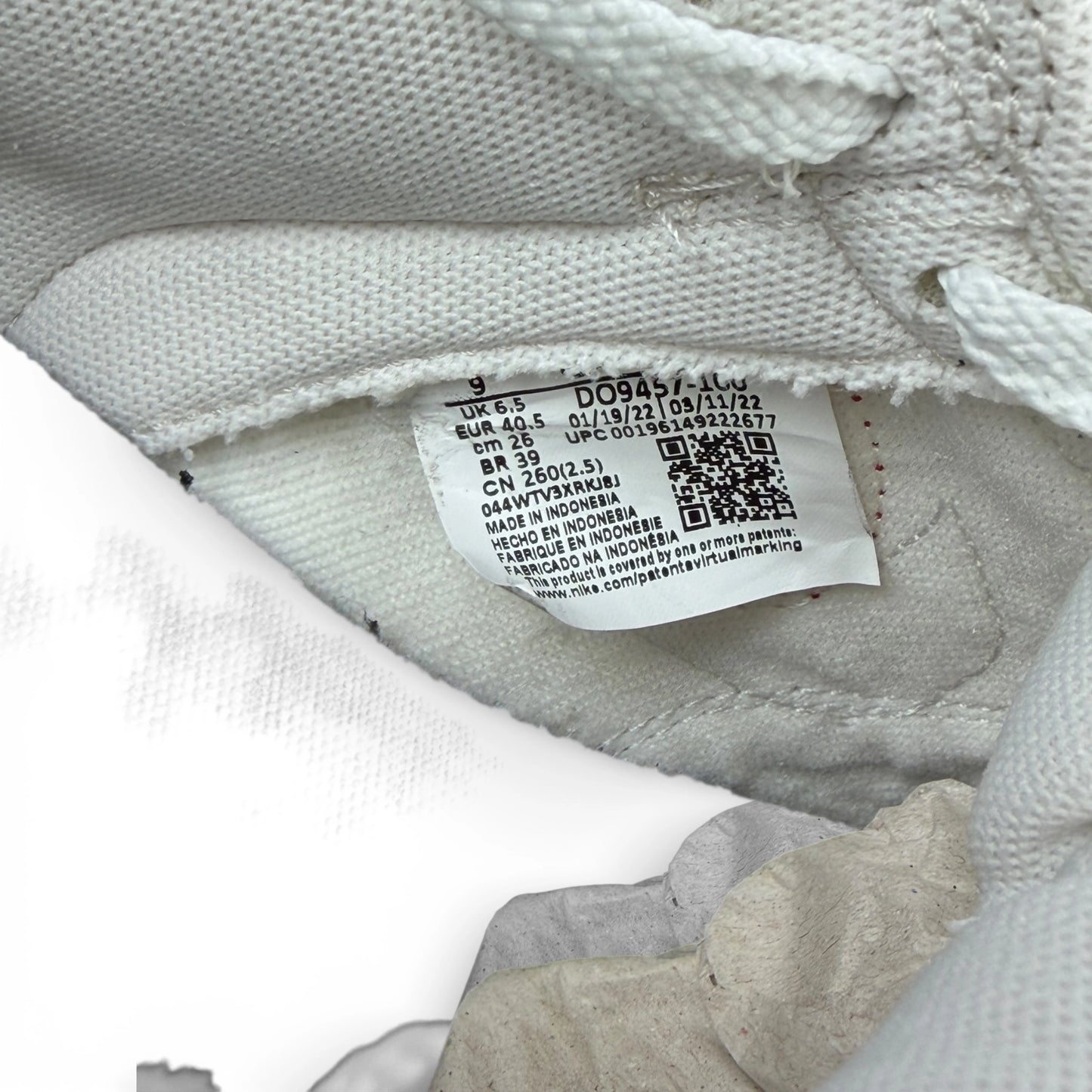 Nike Dunk Low SE ‘85 Double Swoosh Sail Orange DO9457-100 – Women’s EU 40.5, brand new with original box