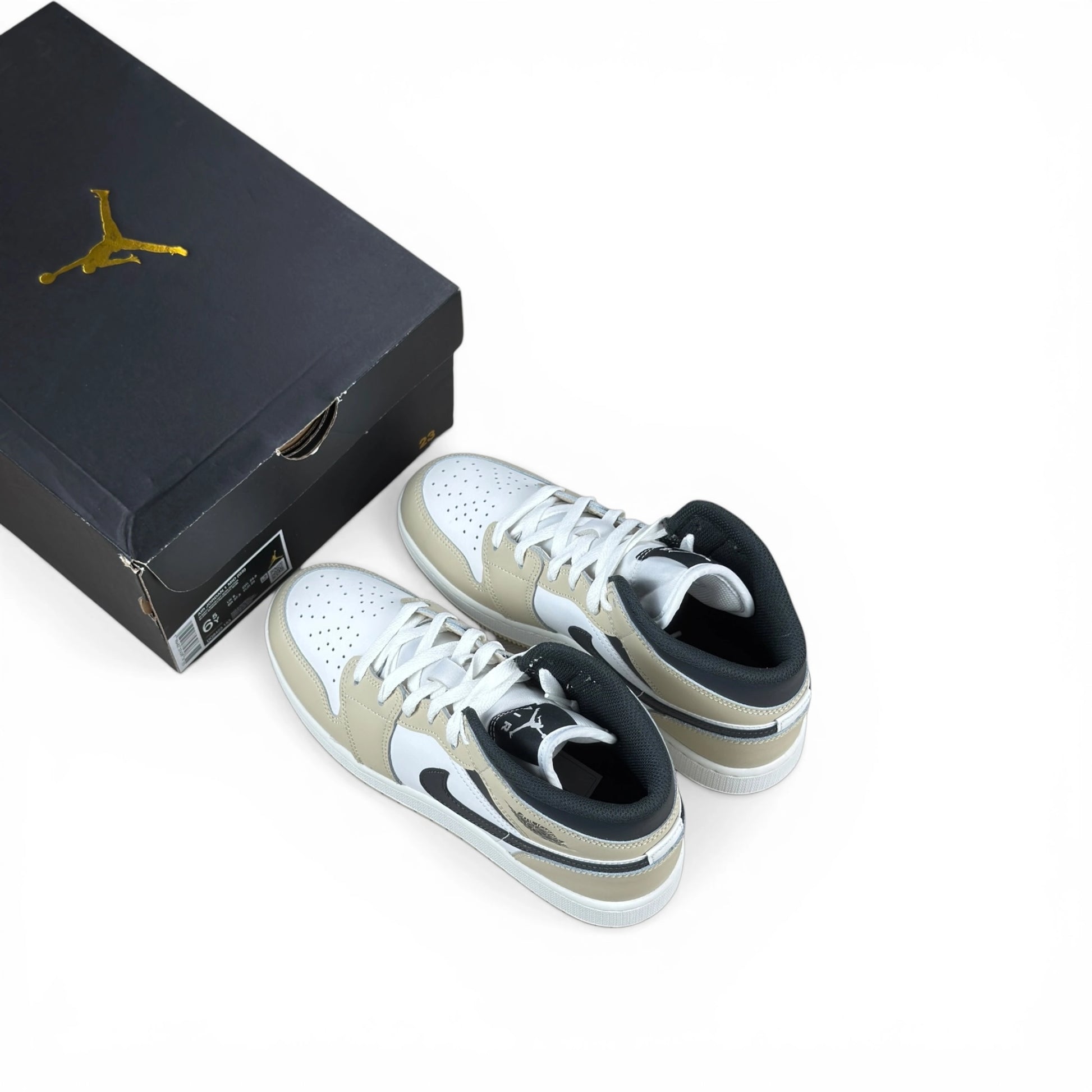 Jordan 1 Mid White Off Noir Rattan (GS) DQ8423-153 – EU 39, brand new with original box