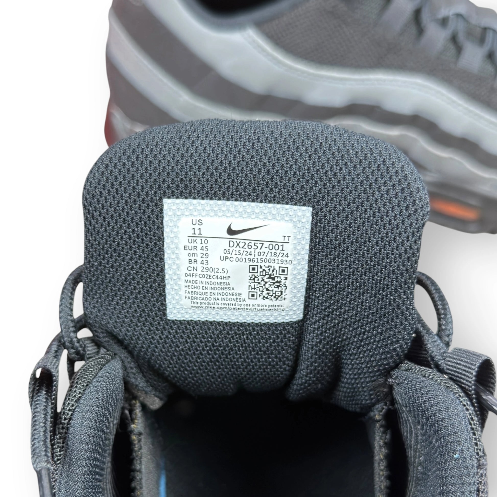 Nike Air Max 95 Black Grey Safety Orange DX2657-001 – EU 45, brand new with cut box
