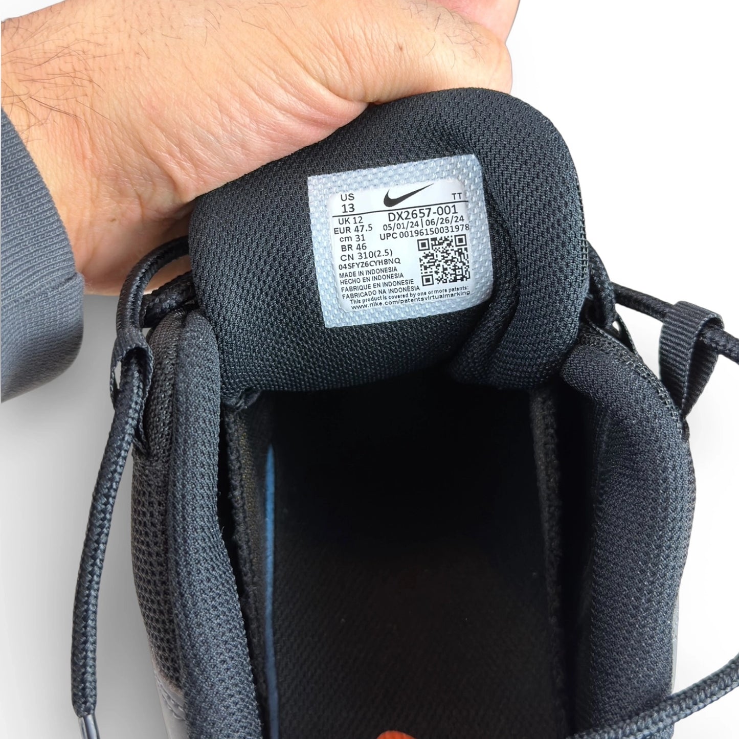 Nike Air Max 95 Black Grey Safety Orange DX2657-001 – EU 47.5, brand new with cut box