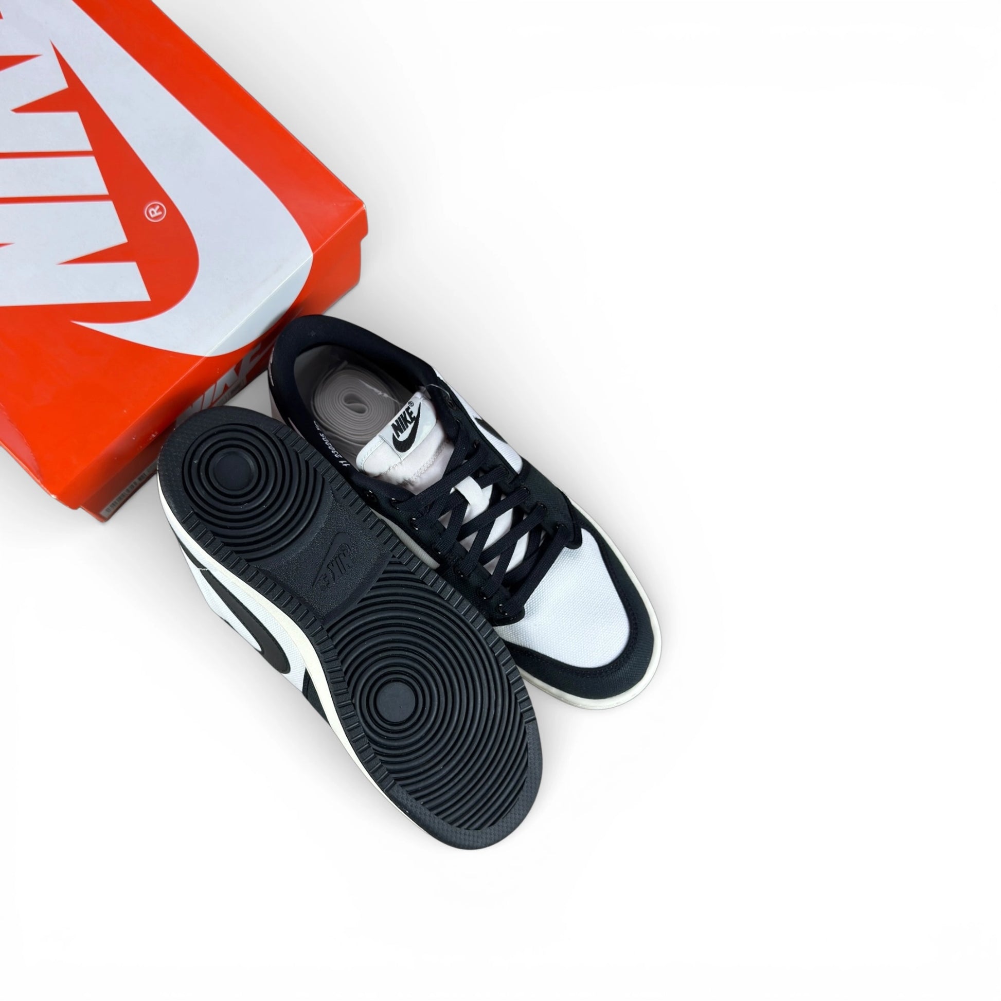 Jordan 1 Retro AJKO Low Black White DX4981-100 – EU 45, brand new with original box