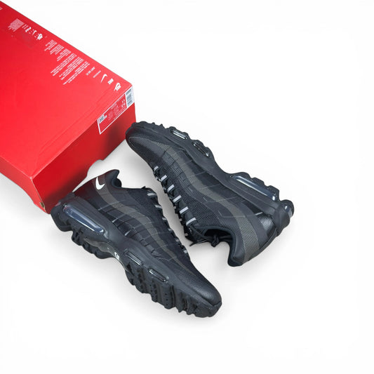 Nike Air Max 95 Ultra Black Medium Ash DZ4503-001 – EU 43, brand new with cut box