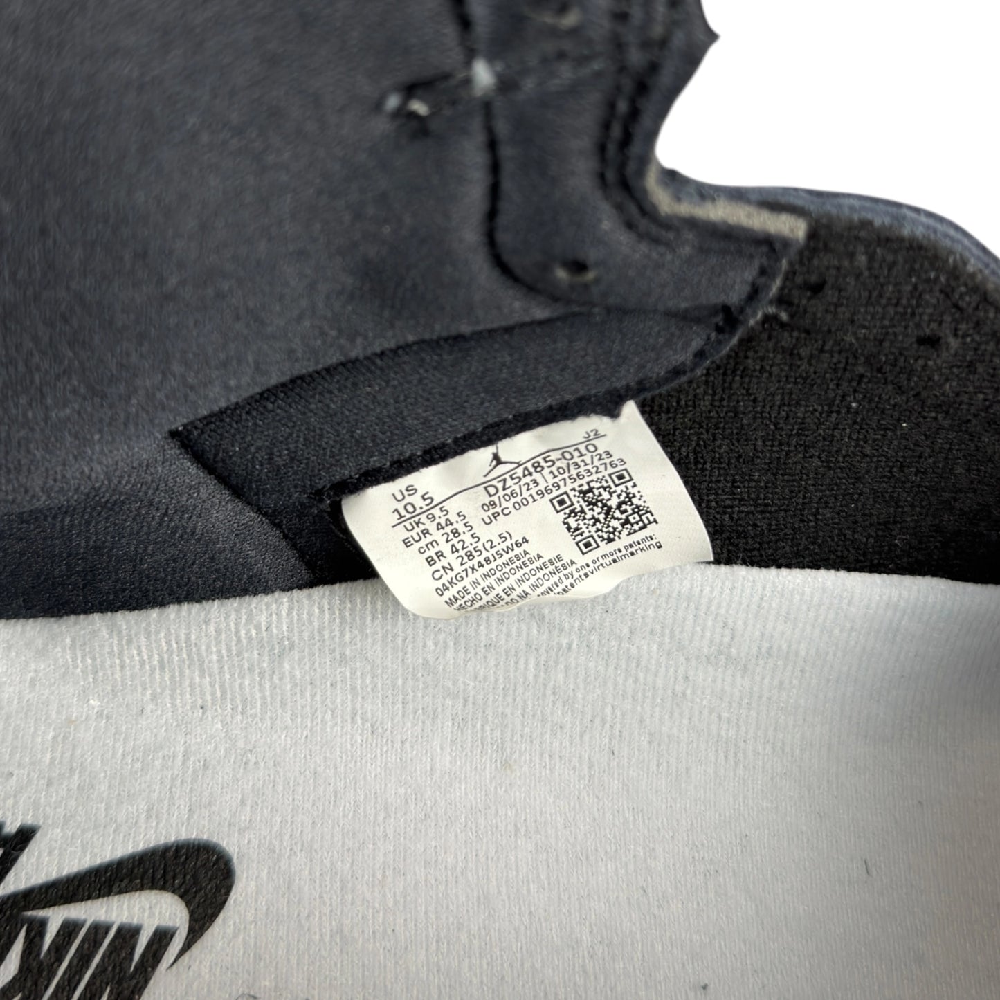 Jordan 1 Retro High OG Black White DZ5485-010 – EU 44.5, brand new with full original box