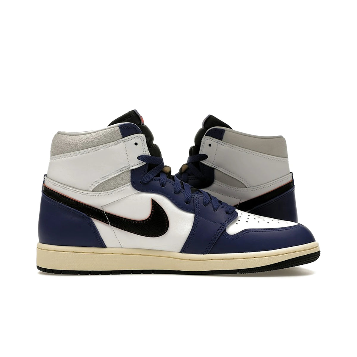 Jordan 1 Retro High OG in white, black, grey, blue, leather – image 3 of 4